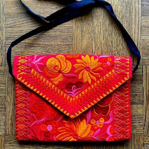 NWOT Beautiful Mexican hand crafted crossbody bag